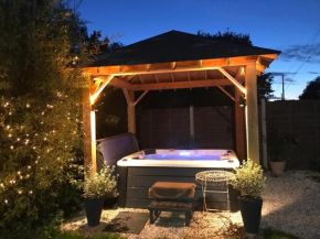 Tarka View Cottage & Private Hot Tub